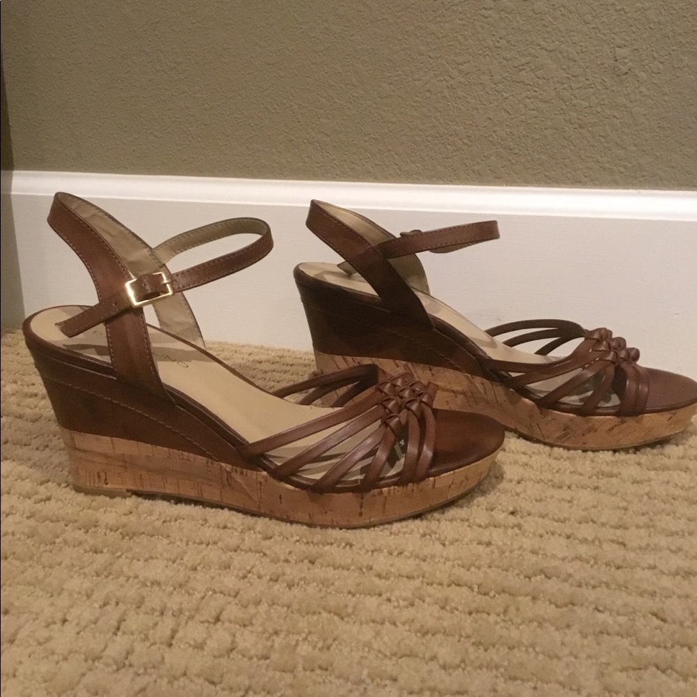 Size 7.5 Bandolino wedge sandals